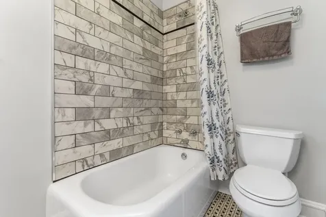 166 Akenside Road Riverside IL 60546