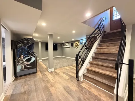 166 Akenside Road Riverside IL 60546