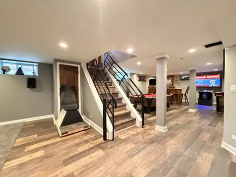 166 Akenside Road Riverside IL 60546