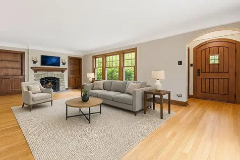 166 Akenside Road Riverside IL 60546