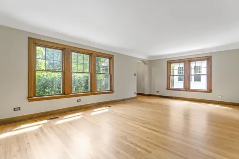 166 Akenside Road Riverside IL 60546