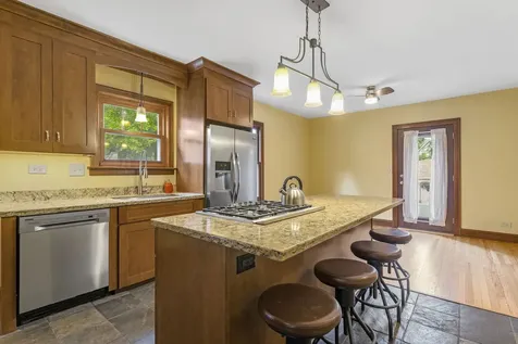 166 Akenside Road Riverside IL 60546