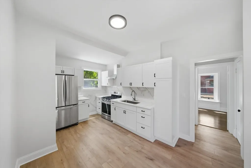 5943 West Huron Street Chicago IL 60644