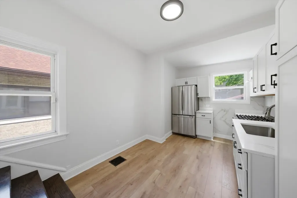 5943 West Huron Street Chicago IL 60644