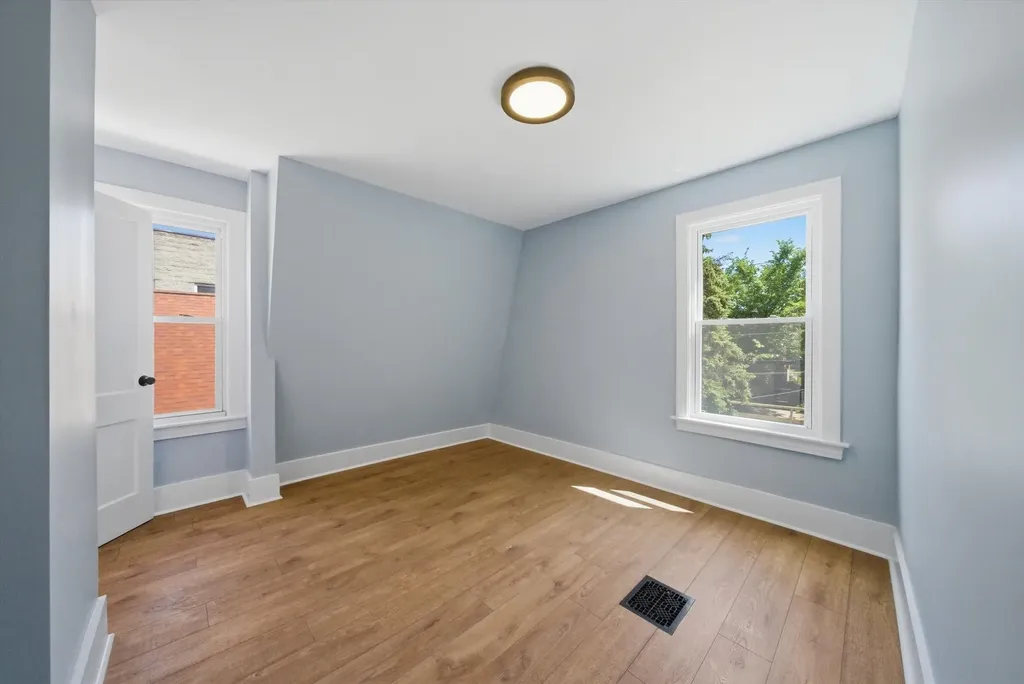 5943 West Huron Street Chicago IL 60644