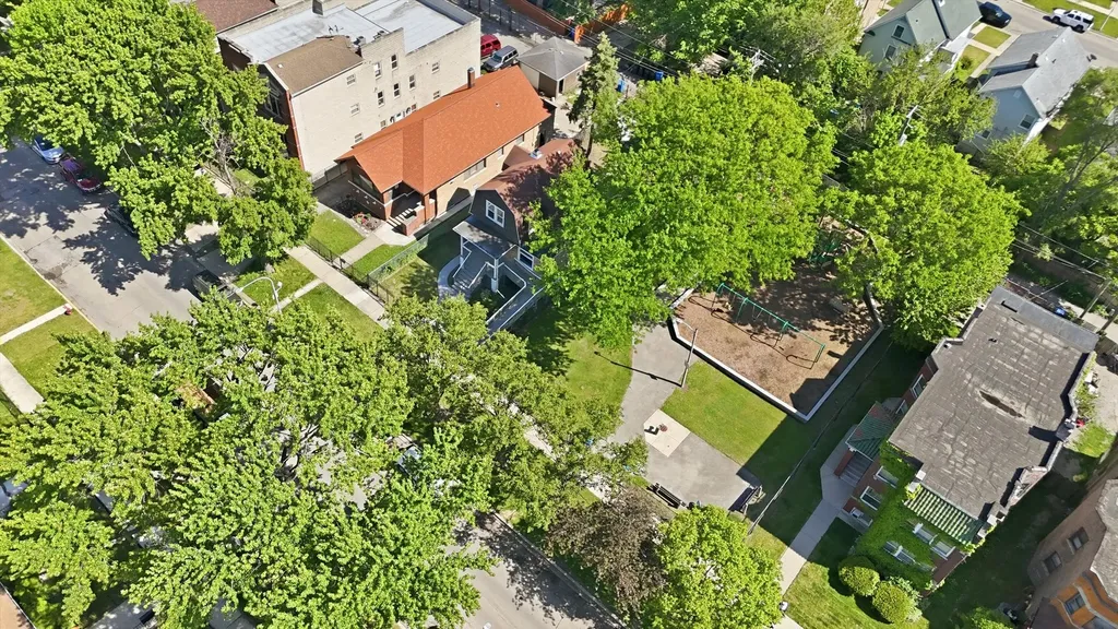 5943 West Huron Street Chicago IL 60644