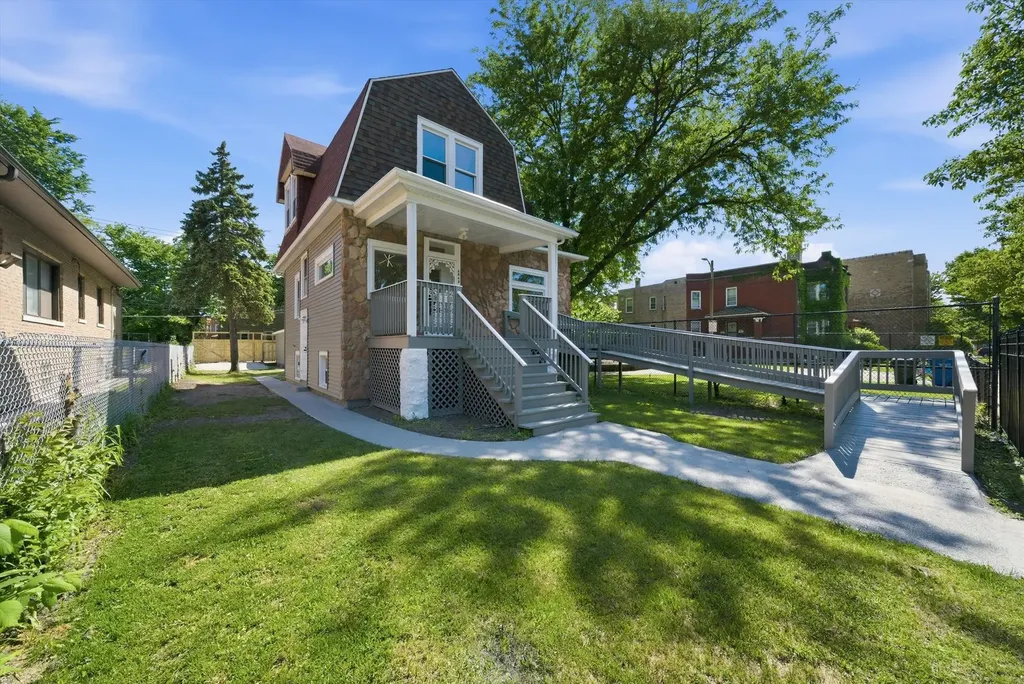 5943 West Huron Street Chicago IL 60644