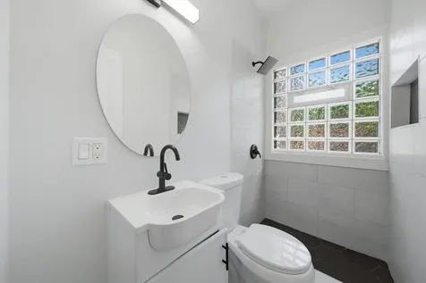 5943 West Huron Street Chicago IL 60644