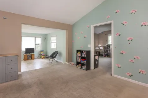 382 Keith Avenue Crystal Lake IL 60014