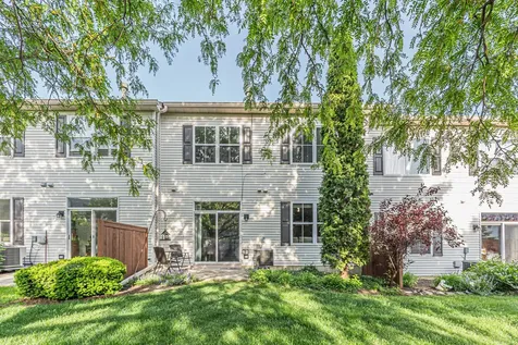 517 Heritage Court St. Charles IL 60175