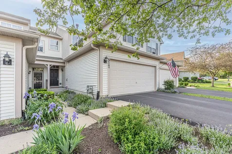 517 Heritage Court St. Charles IL 60175