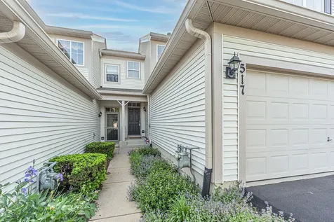 517 Heritage Court St. Charles IL 60175