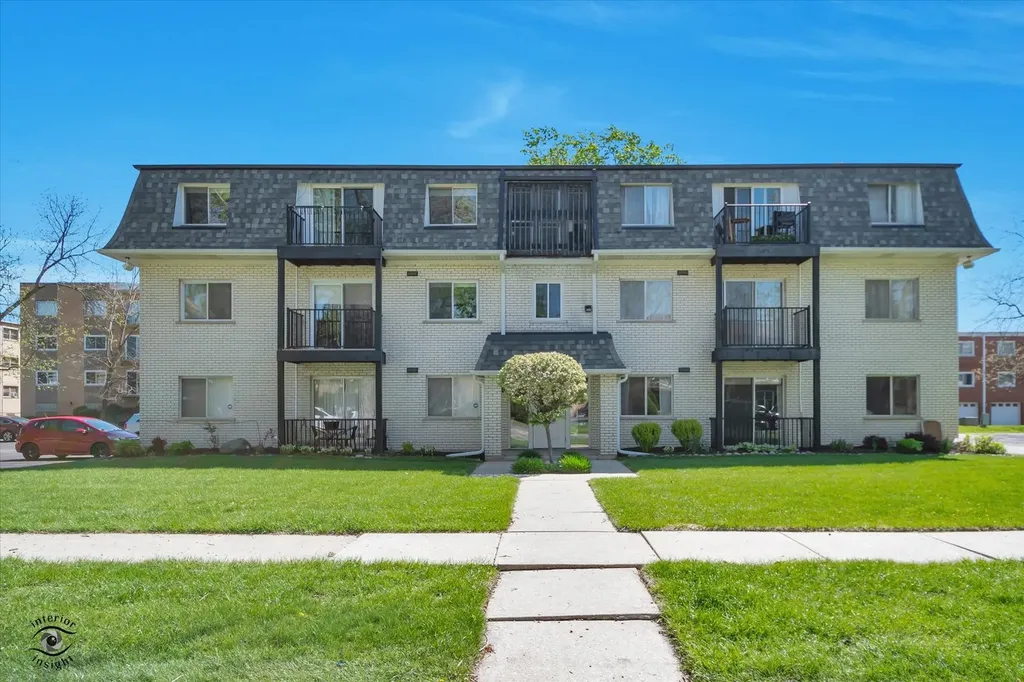 9621 South Karlov Avenue Oak Lawn IL 60453
