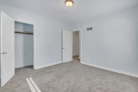 3313 Avenue Of The Cities Moline IL 51265