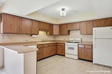 2208 Algonquin Road Fox River Grove IL 60021