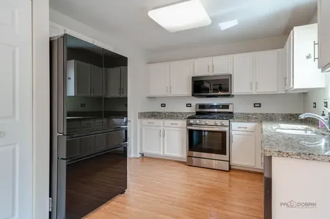421 Rosewood Crossing Lindenhurst IL 60046