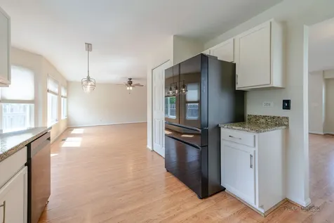 421 Rosewood Crossing Lindenhurst IL 60046