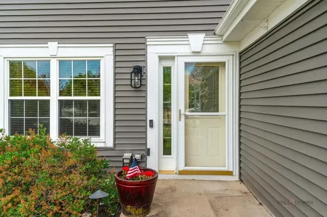 421 Rosewood Crossing Lindenhurst IL 60046