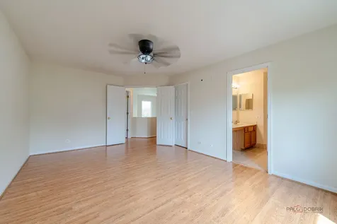 421 Rosewood Crossing Lindenhurst IL 60046