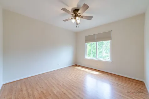 421 Rosewood Crossing Lindenhurst IL 60046