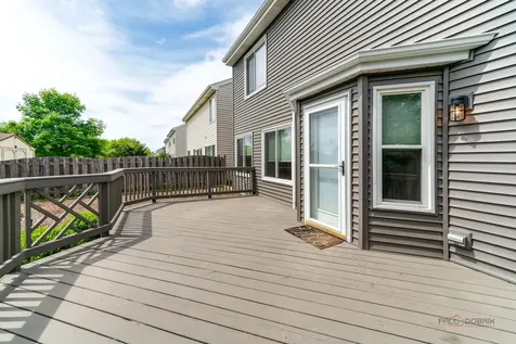 421 Rosewood Crossing Lindenhurst IL 60046