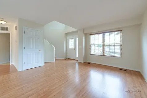 421 Rosewood Crossing Lindenhurst IL 60046