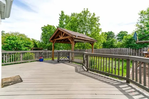 421 Rosewood Crossing Lindenhurst IL 60046