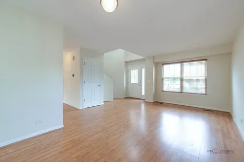 421 Rosewood Crossing Lindenhurst IL 60046