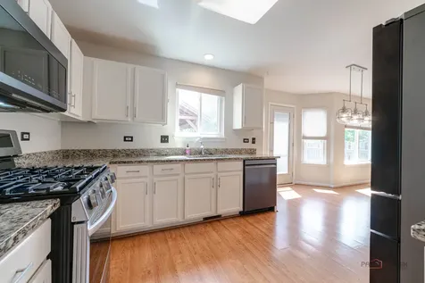 421 Rosewood Crossing Lindenhurst IL 60046