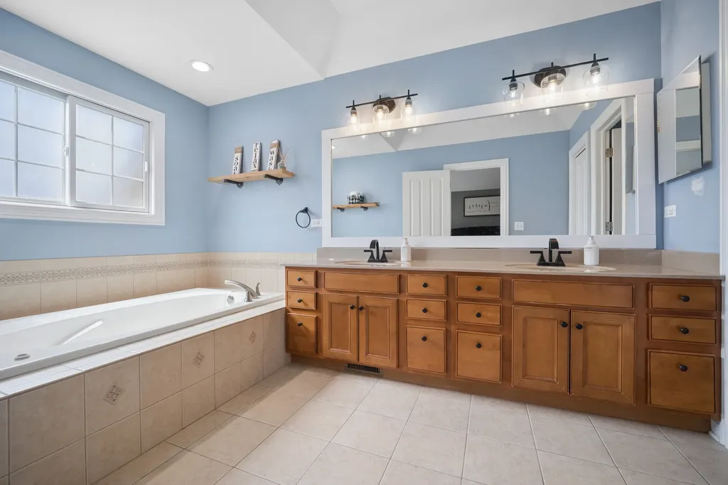 5235 Greenshire Circle Lake In The Hills IL 60156