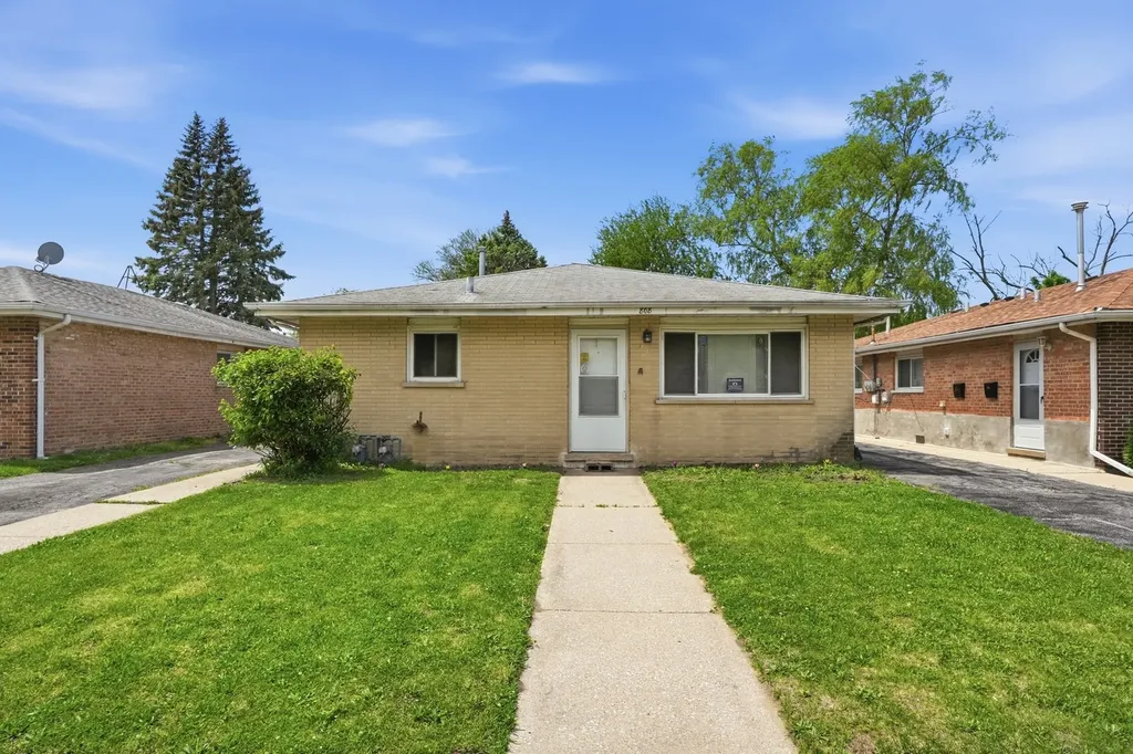 808 Mackinaw Avenue Calumet City IL 60409