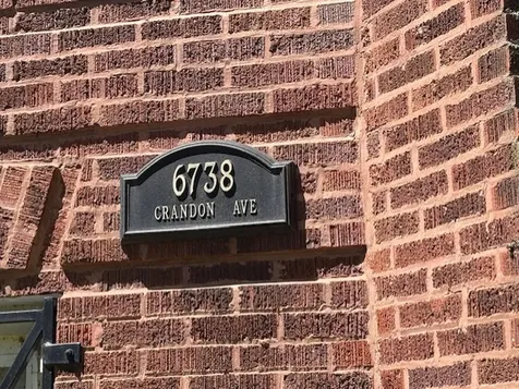 6738 South Crandon Avenue Chicago IL 60649