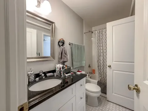 4714 North Racine Avenue Chicago IL 60640