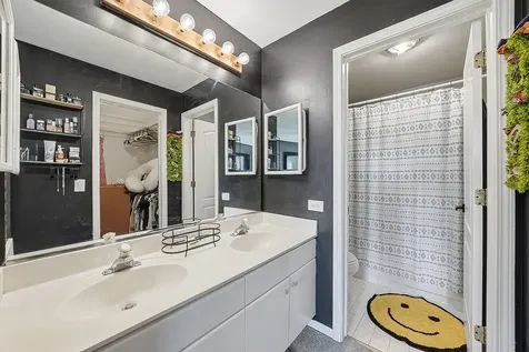489 Banyan Tree Lane Buffalo Grove IL 60089