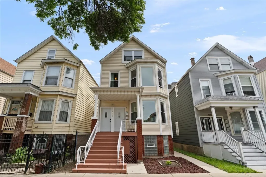 2735 North Ridgeway Avenue Chicago IL 60647