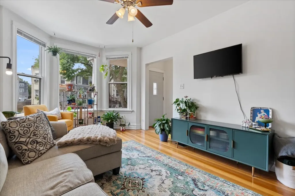 2735 North Ridgeway Avenue Chicago IL 60647