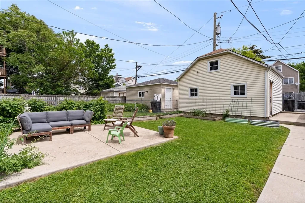 2735 North Ridgeway Avenue Chicago IL 60647