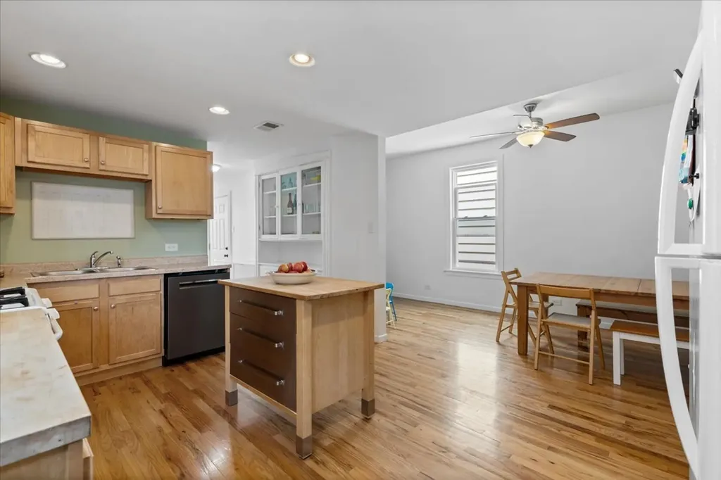 2735 North Ridgeway Avenue Chicago IL 60647