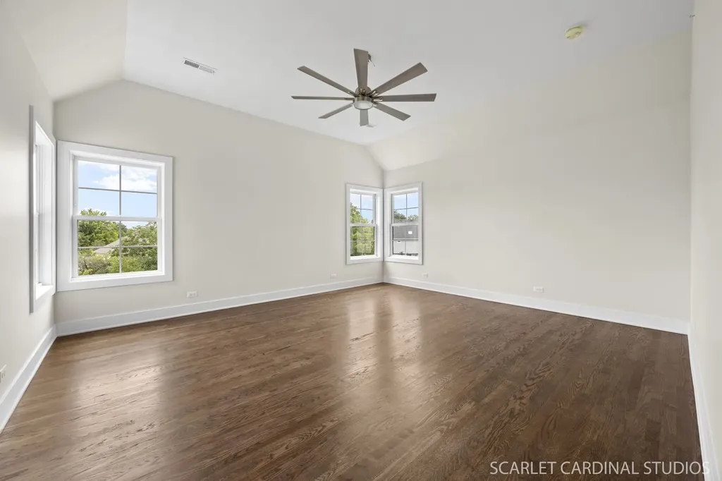 835 Avon Court Glen Ellyn IL 60137