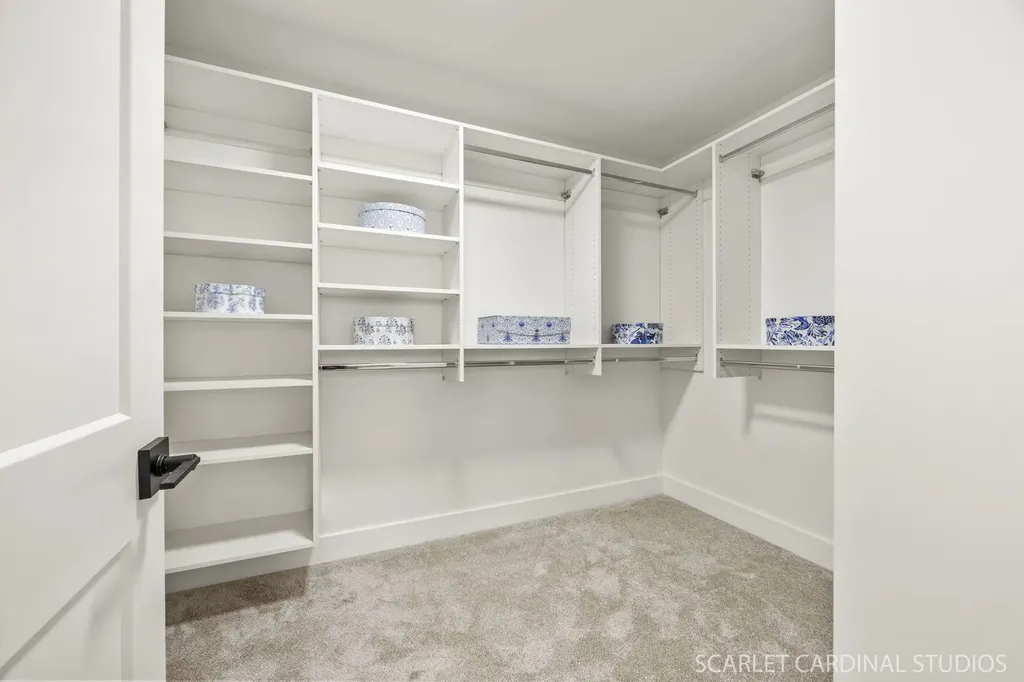 835 Avon Court Glen Ellyn IL 60137