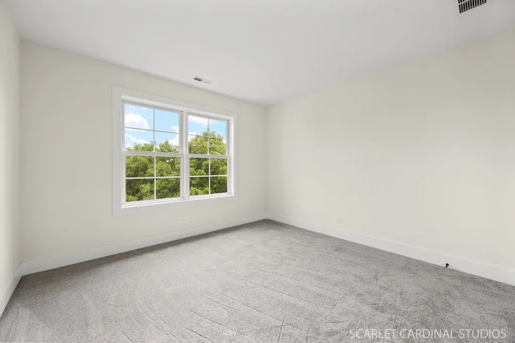 835 Avon Court Glen Ellyn IL 60137