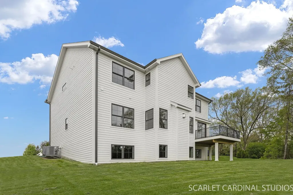 835 Avon Court Glen Ellyn IL 60137