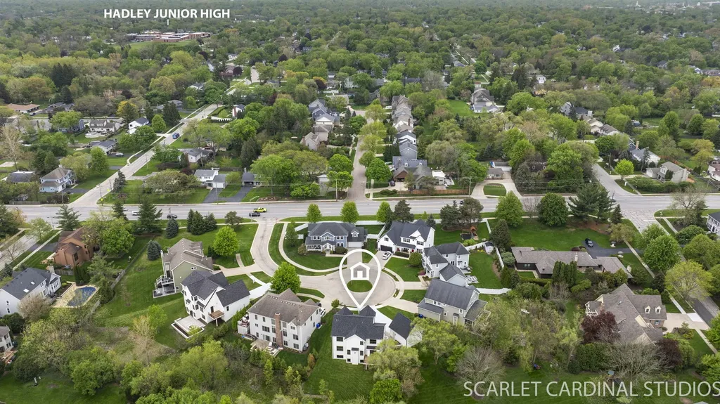 835 Avon Court Glen Ellyn IL 60137