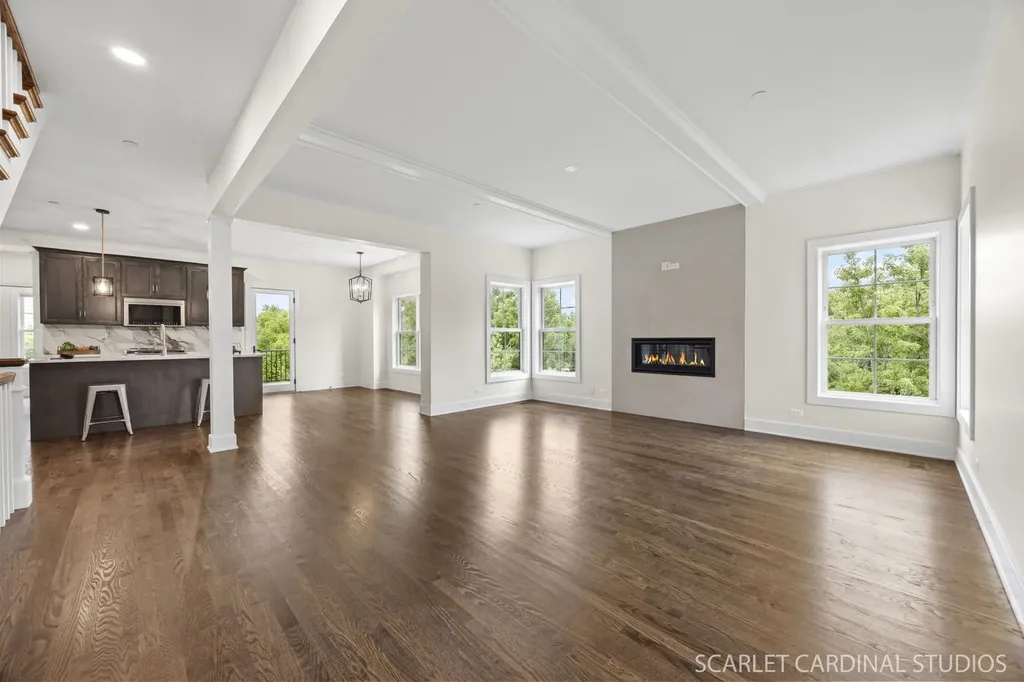 835 Avon Court Glen Ellyn IL 60137
