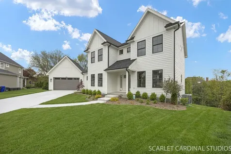 835 Avon Court Glen Ellyn IL 60137