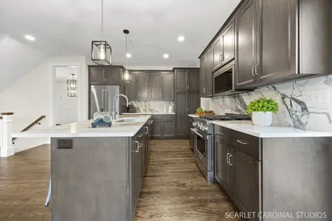 835 Avon Court Glen Ellyn IL 60137