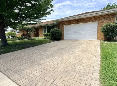 7303 North Kedvale Avenue Lincolnwood IL 60712