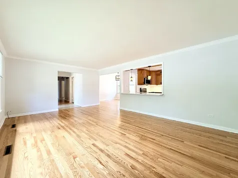7303 North Kedvale Avenue Lincolnwood IL 60712