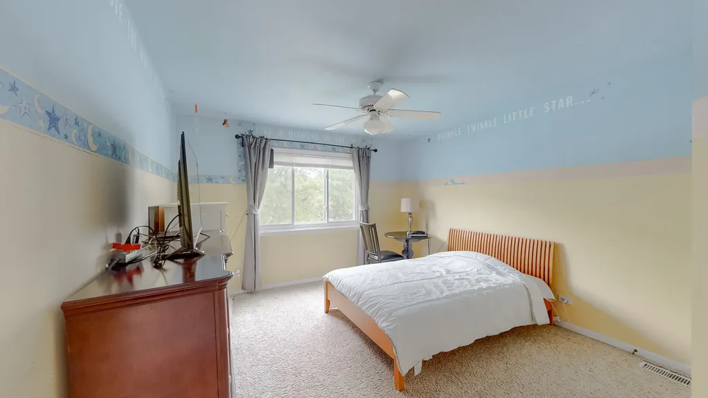 3527 Hobbes Drive Naperville IL 60564
