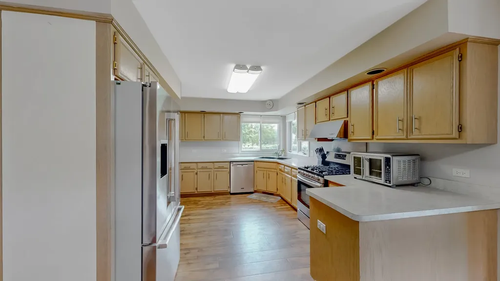 3527 Hobbes Drive Naperville IL 60564